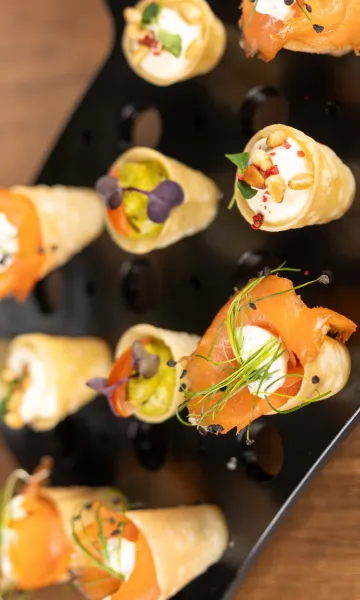 Fingerfood Canapés auf Löffeln für Catering