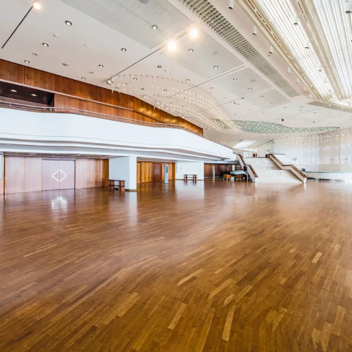 Foyer des Hugo Eckener Saals Graf-Zeppelin-Haus Friedrichshafen mit Seeausblick als Eventlocation